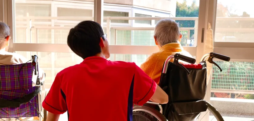 同居していた祖母の怪我がきっかけに